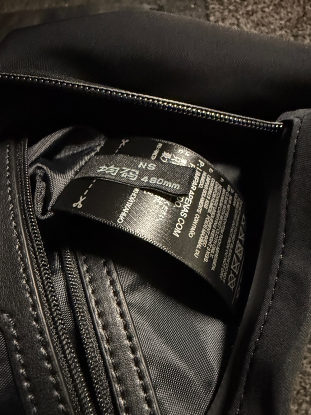 NWT adidas Y-3 Yohji Yamamoto sling messenger bag in black - Picture 8 of 8